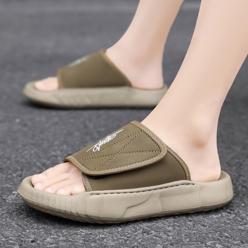Slippers men's summer trendy brand outside wear non-slip deodorant stepping on shit soft bottom outdoor leisure youth beach sandals