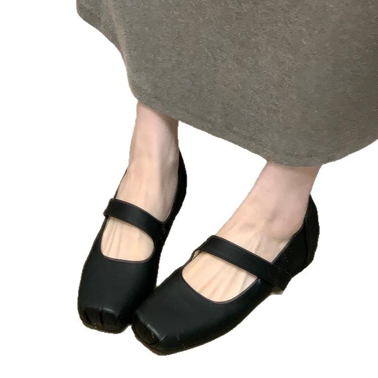 Französischer quadratischer Kopf mit Schweinenase Mary Jane Schuhe 2025 Herbst neue Retro Innenhöhenerhöhung Ballerinas