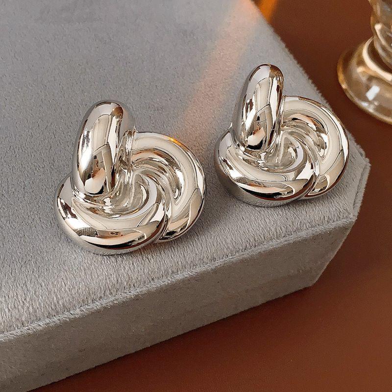 Silver Needle Gold-Plated Geometric Earrings: Chic, Luxurious, High-End Summer Style