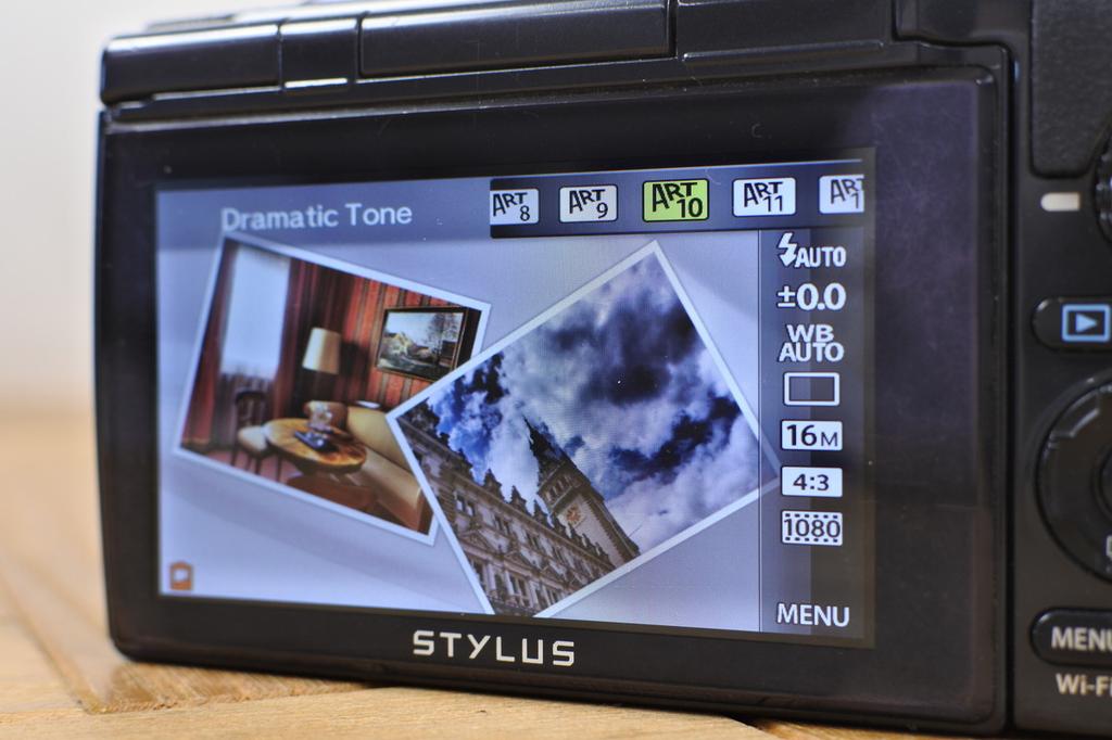OLYMPUS Stylus TG‑870 White 16MP Tough Digital Camera W/ Box - Tested