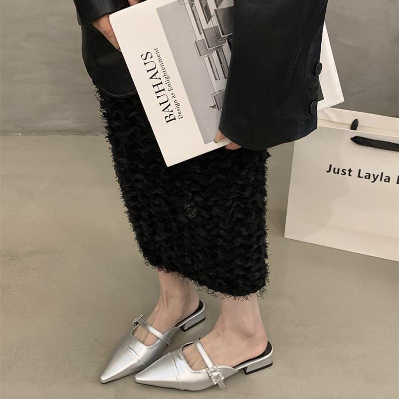 2025 Sommer Spiss Tå Kvinner Muels Tøfler Sko Mote Krystall Design Stil Lav Hæl Slides Sko