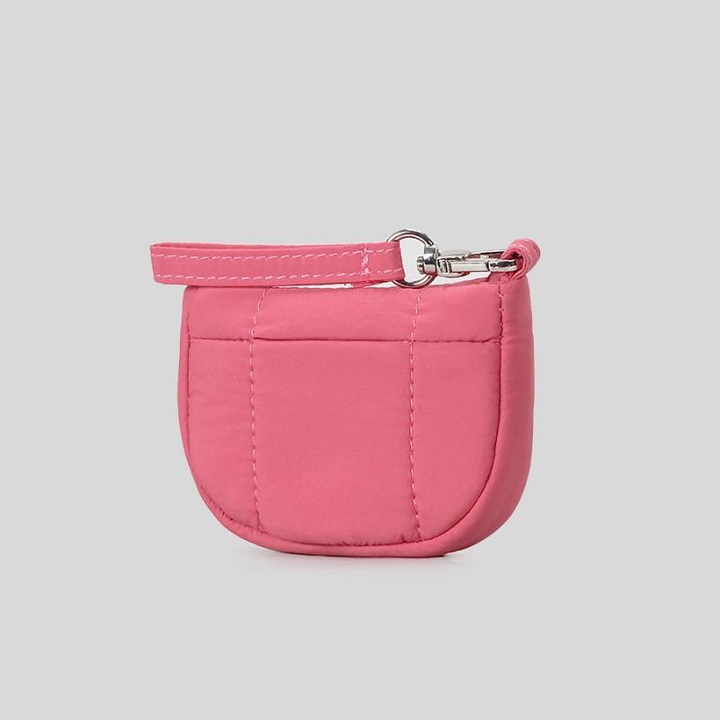 This Niche Design Small Square Bag Is A Versatile Coin Purse and A Fashionable Earphone Hanging Bag