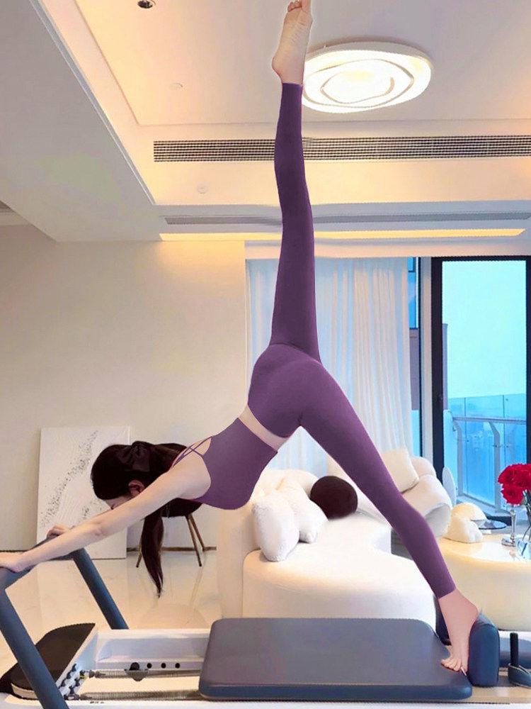 Women's Yoga Top with Built-in Bra – Elegant Pilates & Fitness Vest with Beautiful Back Design