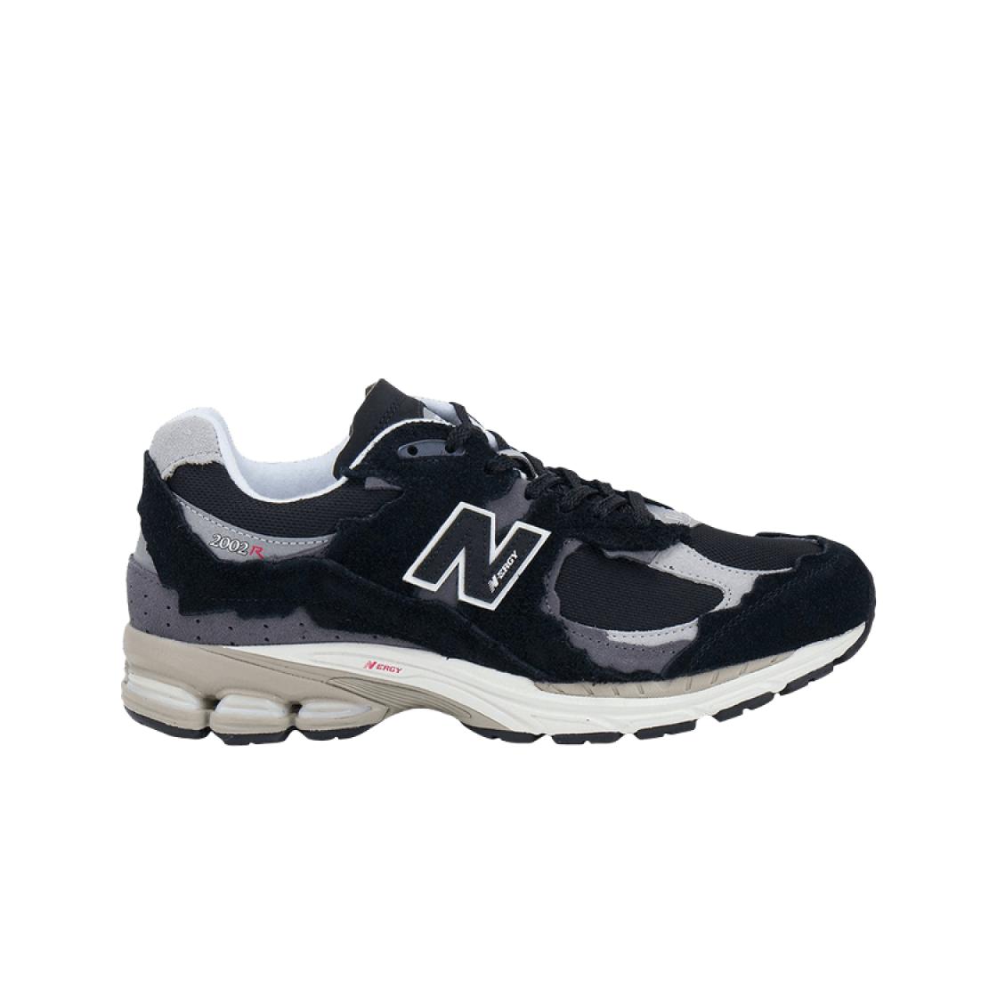 

New Balance 2002r Protection Pack Black Grey 260