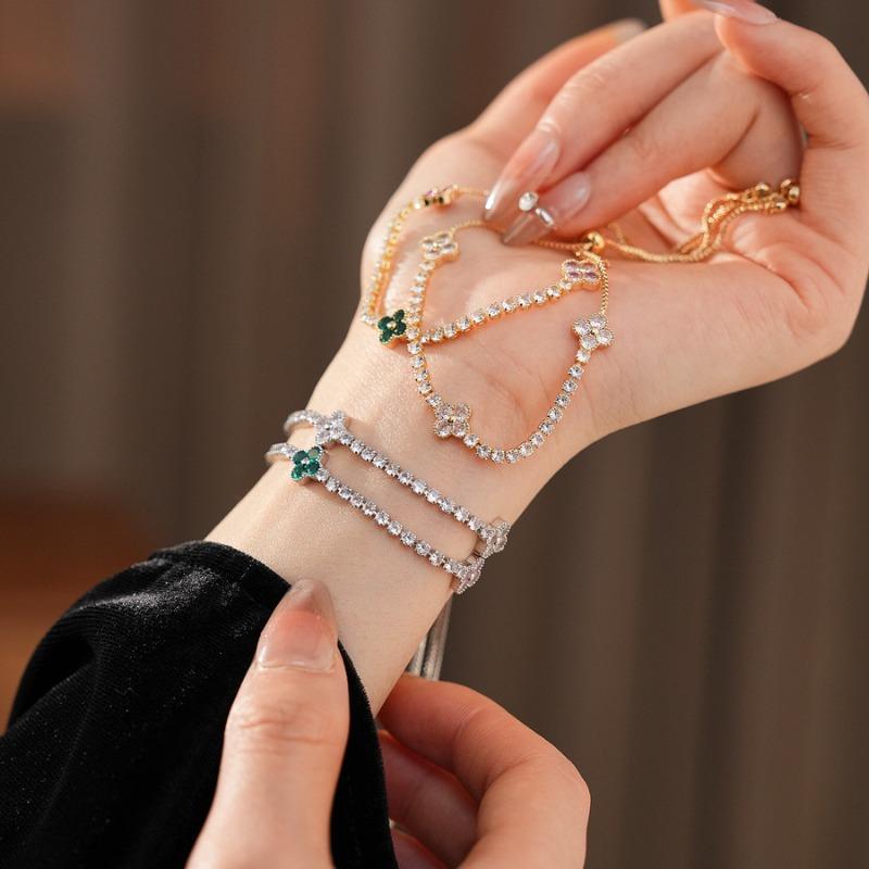 Flowing light~ Super Sparkling Zircon Flower Bracelet Exquisite Fashion Bracelet Temperament Versatile High-end Jewelry Women