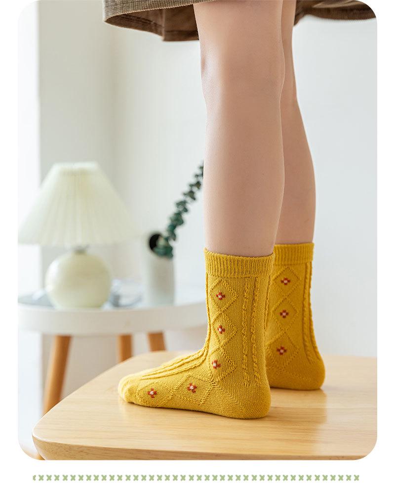 Yellow Girls' Mid-Calf Cotton Socks for Spring, Autumn, and Winter – Sports Style