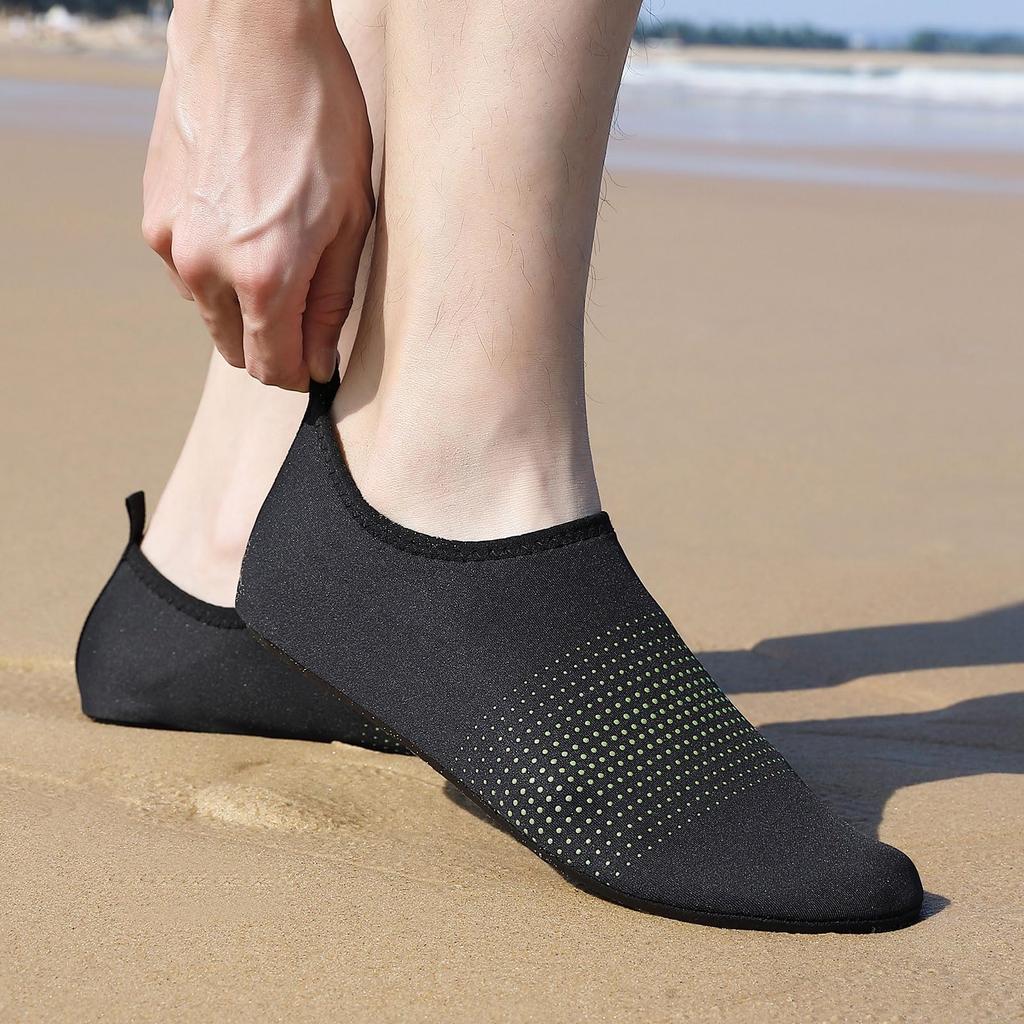 Kepglow Women's Lightweight Aqua Shoes, Amphibious Water Shoes, Sand-Resistant, Barefoot, Foldable, Breathable, Black, Size 28.5cm