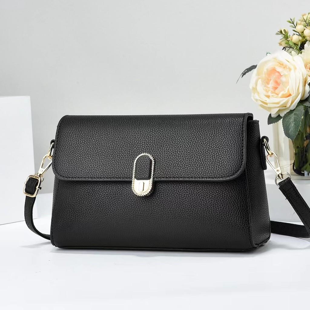 Trendy Medium Sized Crossbody Bag In Purple With Chain And Pocket Features чёрный