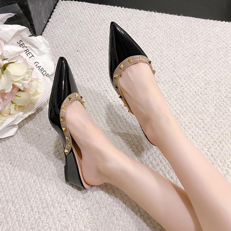 Rivet single shoes women's thick heel pointed toe nude flats 2025 spring new side empty patent leather bag head sandals