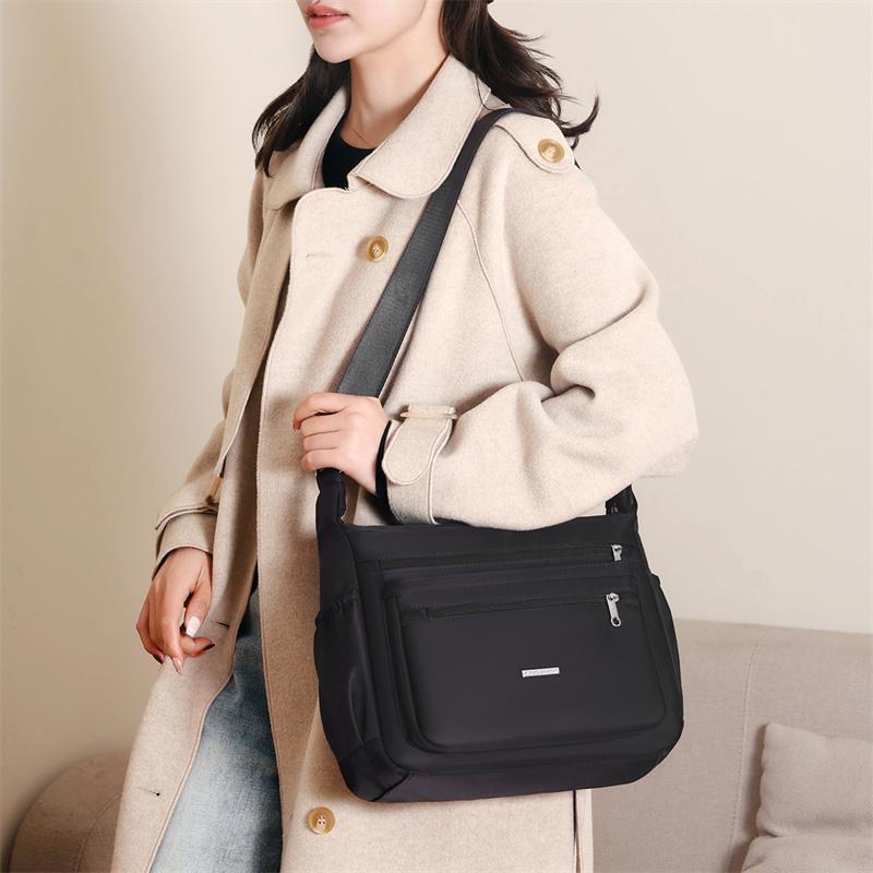Women's Messenger Bag Large Capacity Nylon Bag Shoulder Bag Mother Bag