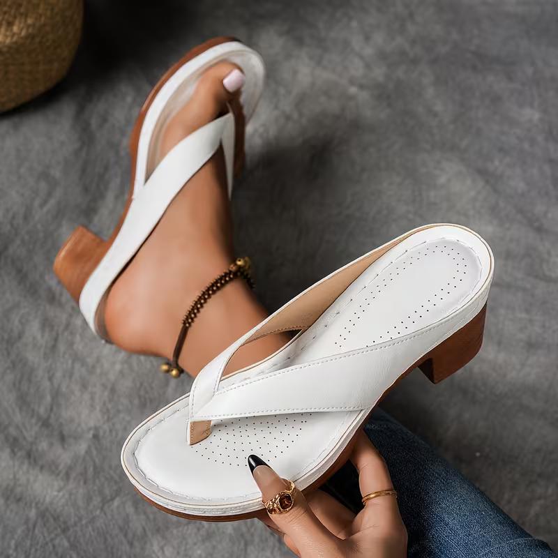 2026 new high-heeled flip-flops women's outdoor thick-heeled sandals women's lightweight plus size summer slippers