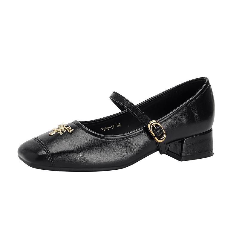 P958-17 shallow single shoes women's 2025 autumn new French commuter versatile one-word belt Mary Jane small leather shoes