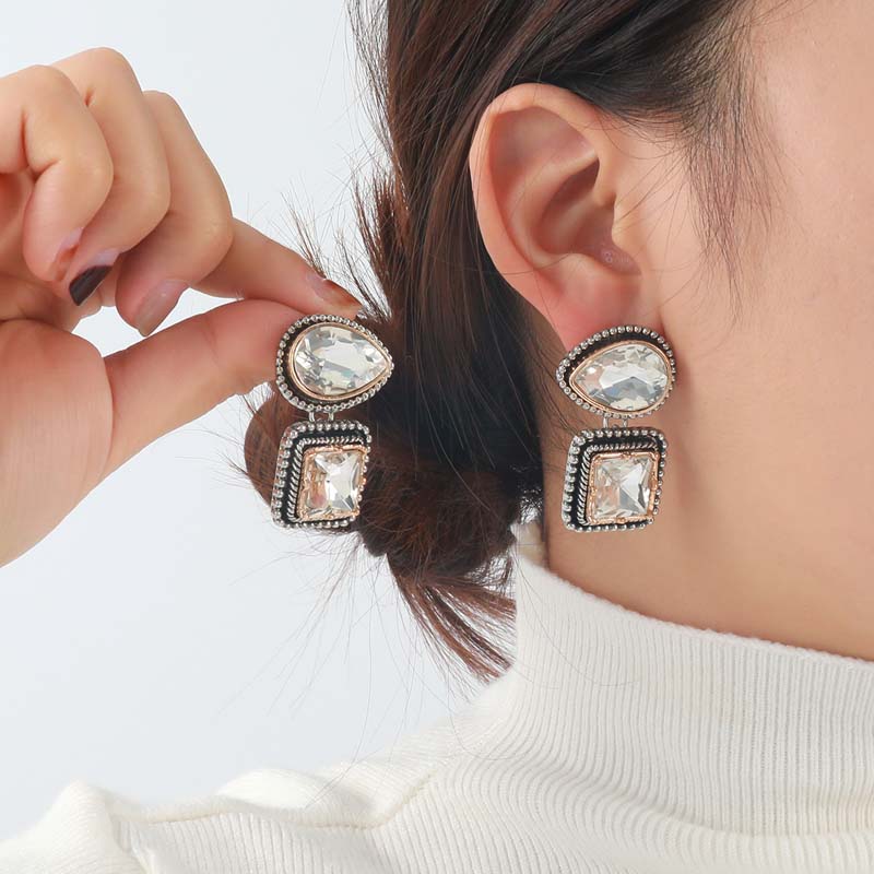 Luxury Rhinestone Square Pendant Earrings for Women Vintage Metal Irregular Geometric Statement Earrings Jewelry 2026 New