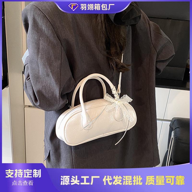 Popular Small Bag Women's New Fashion Versatile Messenger Bag High-end Handbag Baguette Bag