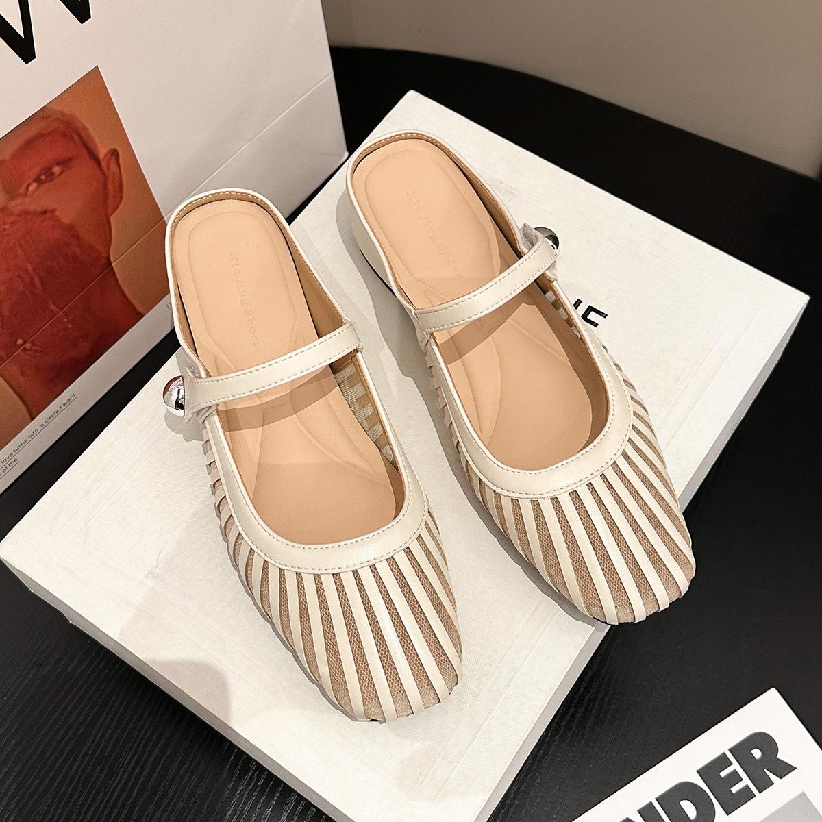 

796-27 Square head hollow bag head sandals women s leisure niche design flat bottom shallow mouth one-word buckle belt single shoes summer 40