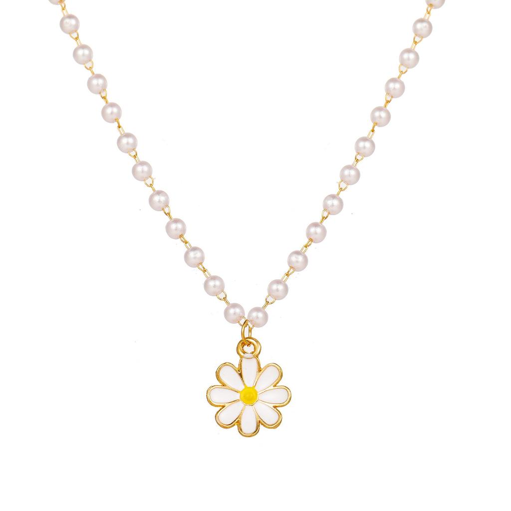 Stylish Trendy Elegant Daisy Pendant Necklace Girls Women Imitation Pearl Chain Flower Pendant Pendant Necklace Unquie Fashionable Stylish Pendant