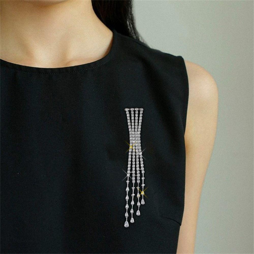 Fashion Long Tassel Rhinestone Crystal Brooch Handmade Sparkling Drop Dangling Broochs Jewelry Gifts Brooch Pins Women Bridal