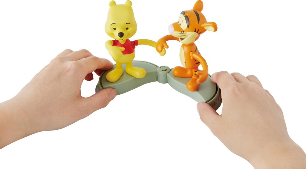 Hug and Happy Winnie the Pooh Tigger