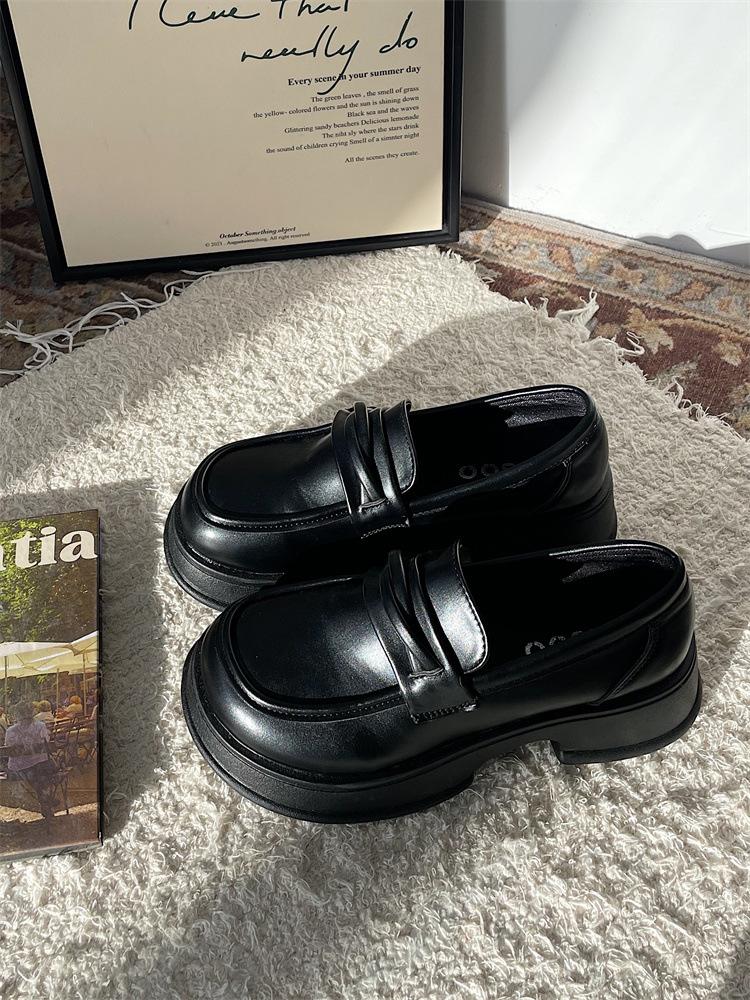 Jinmi женские маленькие кожаные туфли на мягкой подошве в британском стиле новинка осени студенческие ретро лоферы на одной педали одинарные туфли jk 35 чёрный 3569₽