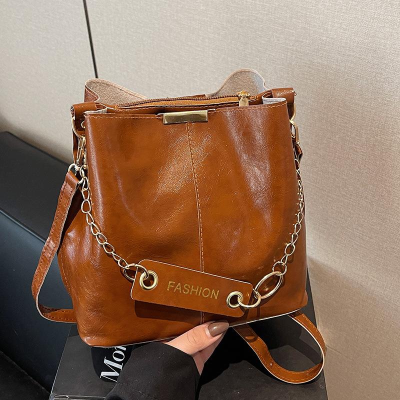 Niche Design Autumn Versatile Retro Commuter Bag for Women's Autumn New Maillard Crossbody Bucket Bag