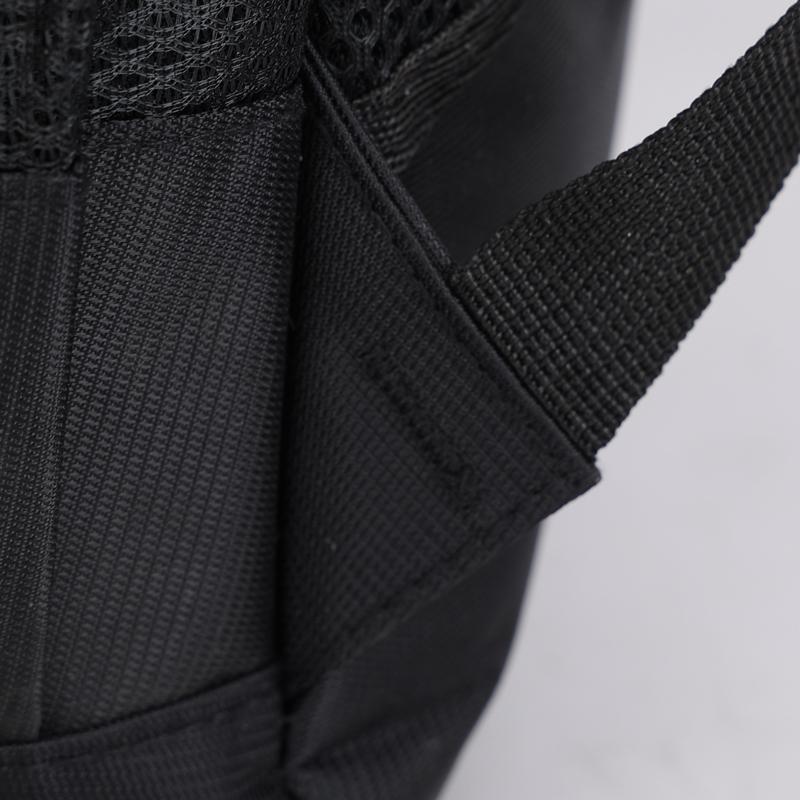 Backpack for Men Women with Minimalist Solid Color Design Suitable for Daily Commute School Travel and Office Use Modern Functional Style