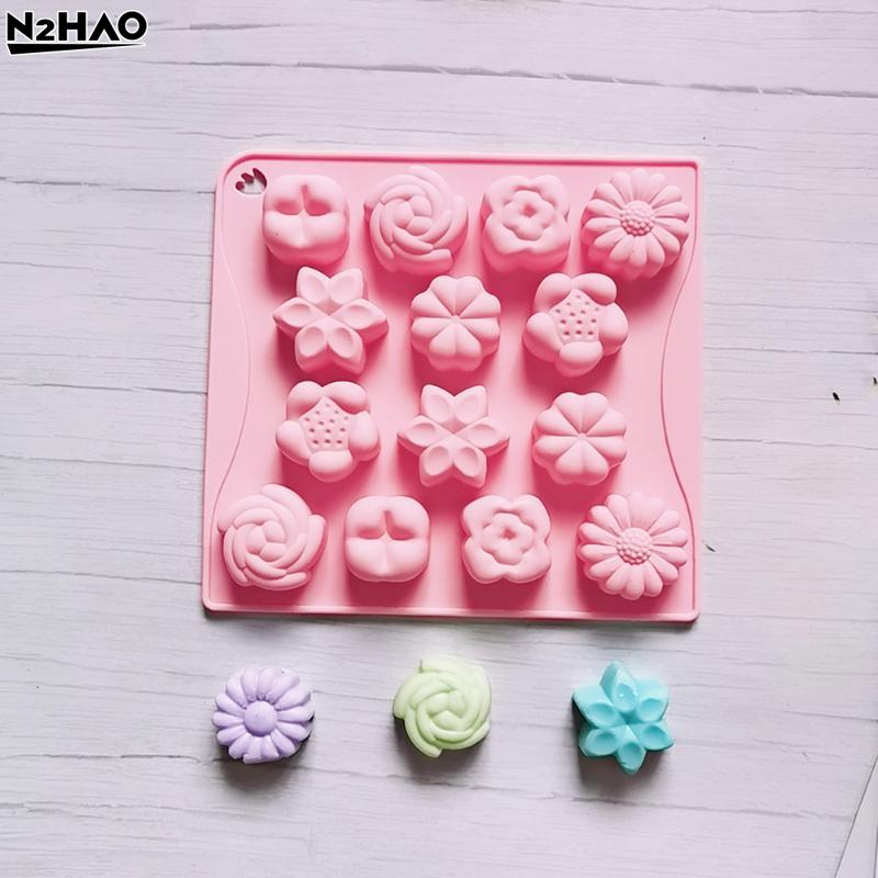 1 Stück Küche Handgefertigtes Backwerkzeug Mini 14-Kammer 7 Kleine Blumenförmige Süßigkeiten Schokolade Kekse Silikonform