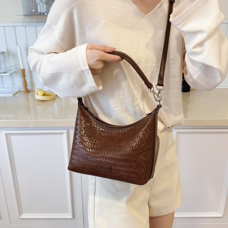 Small bag women's new niche design woven underarm dumpling small bag versatile single shoulder messenger bag