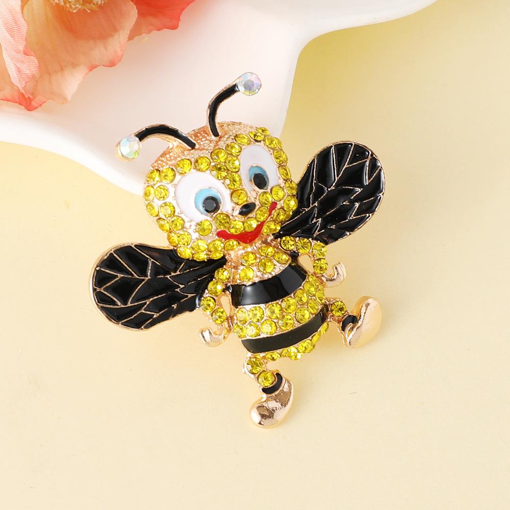 New Arrival Alloy Cute Insect Bee Brooch Pin Rhinestones Metal Lapel Pins for Men Women Fashion Jewelry Accessory