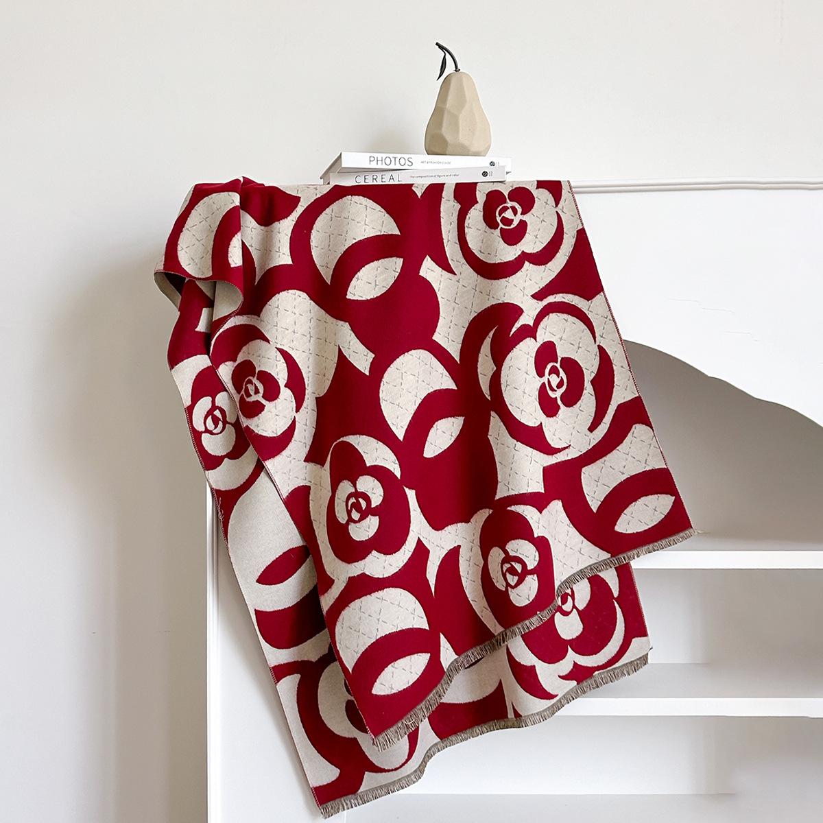 

Шарф Осенне-зимняя шаль Японский и корейский Имитация кашемира Мягкий Имитация кашемира Камелия Защита от холода Атмосфера Теплый шарф 185*65cm