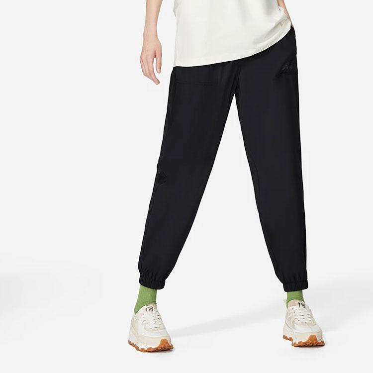 Li Ning Sports Lifestyle Series Solid Color Floral Cuffed Joggers Women Joggers Black AYKS930-4