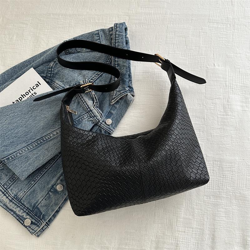 

2024 Новая модная летняя сумка Niche Simple Underarm Bag, модная женская сумка через плечо для поездок на работу чёрный