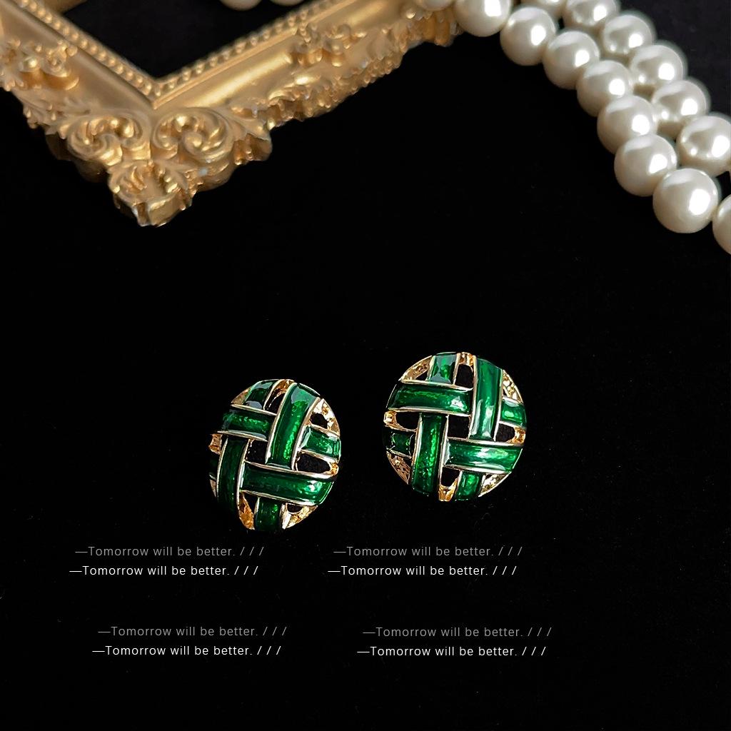 Mid-Century Vintage Stud Earrings: Trendy Literary Style in Light Luxury Fashion