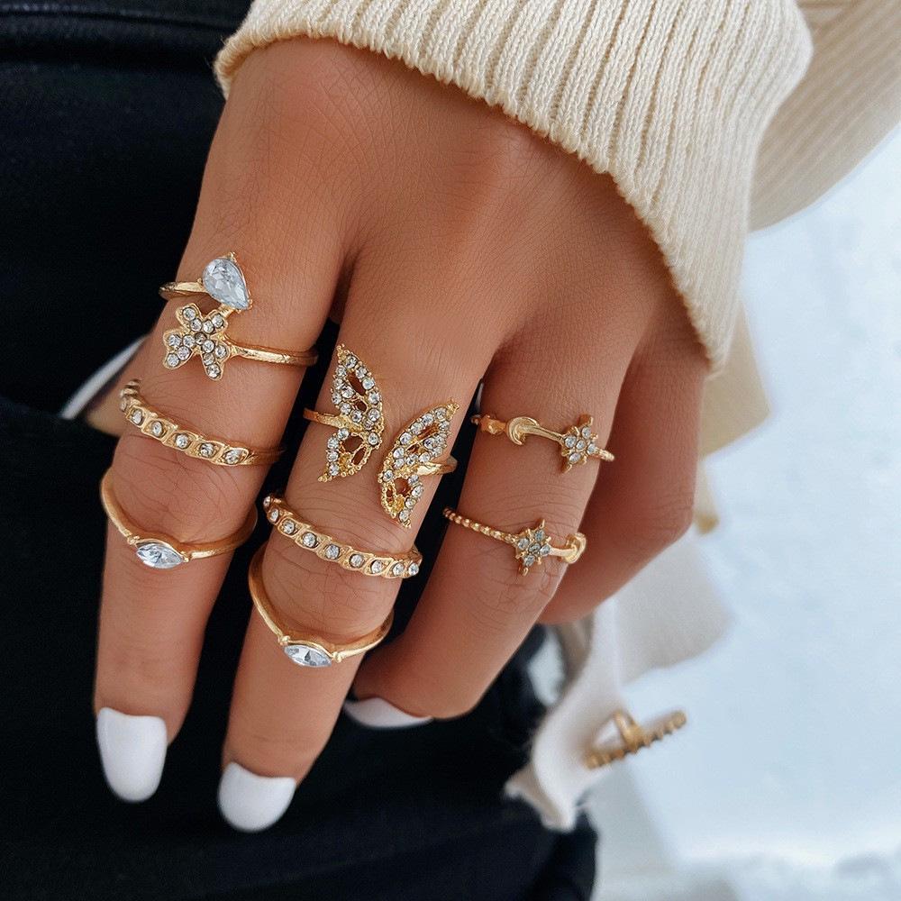 10-Piece Star and Moon, Heart, and Leaf Knuckle Ring Set - Creative Retro Women's Rings