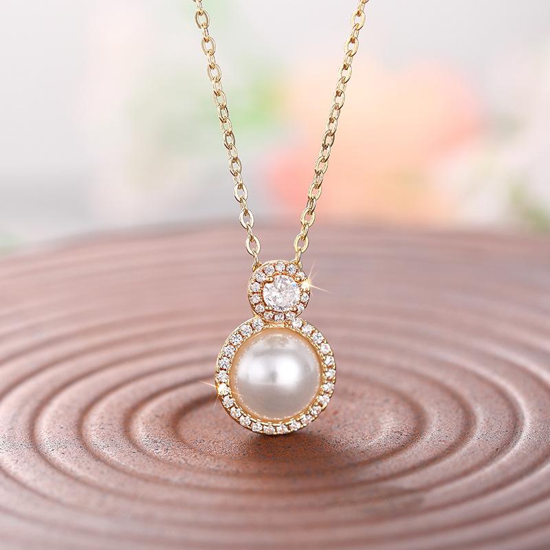 French Temperament Style Necklace, Round Geometric Imitation Pearl Pendant, Micro-inlaid Zircon Neck Chain.