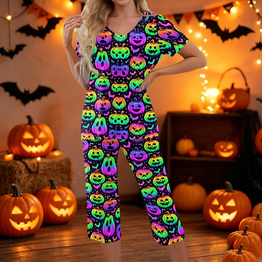 Women Two Piece Halloween Print Lounge Set Short Sleeve Top and Capri Pants Casual Pajama Set for Relaxed Fit