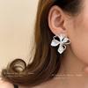 Silver Needle Retro Flower Earrings New Niche Design Sense Personalized Earrings Light Luxury High Sense Exaggerated Earrings