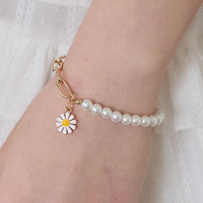 Daisy Pearl Chain Bracelet - Gold