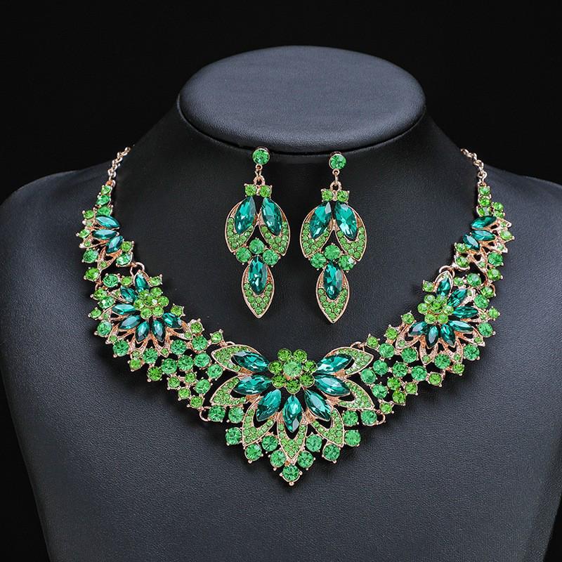 Exquisite Bridal Jewelry Set: Bold Diamond Flower Necklace & Earrings for Women