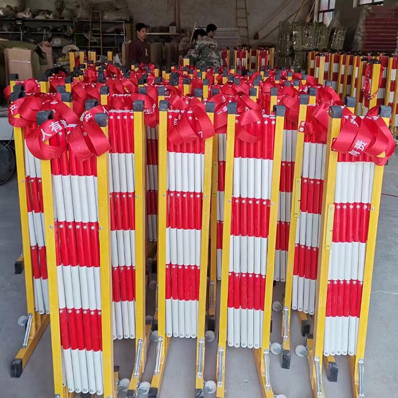 Fiberglass Insulated Telescopic Safety Barrier