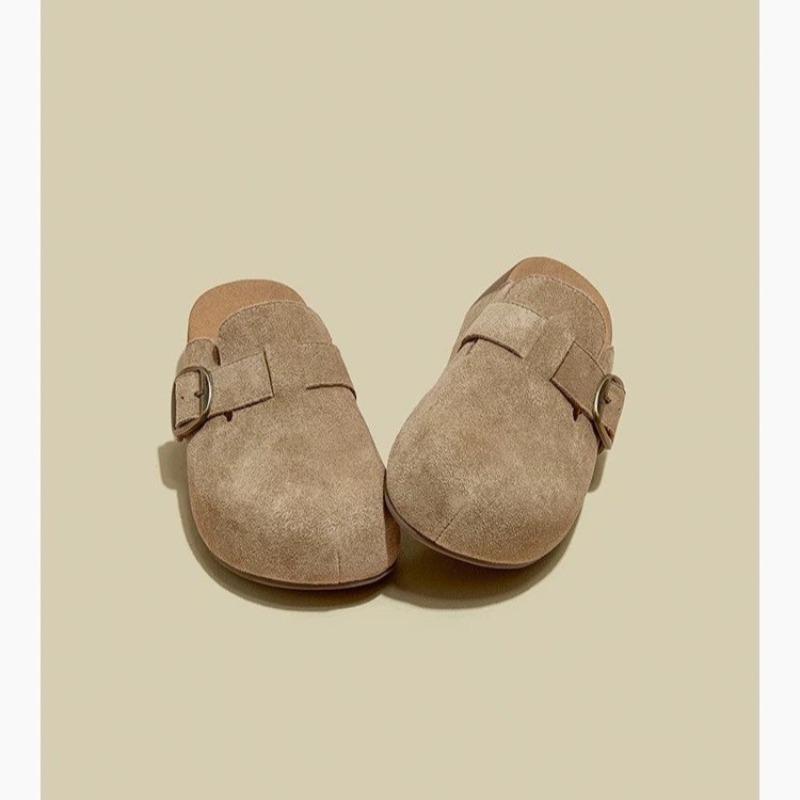Thick-soled heightened women's toe slippers are worn with a new autumn casual kick and shoes