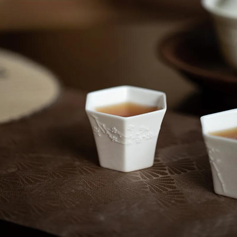 2pc/lot White Porcelain Chinese Relief Hexagonal Teacup Aesthetic Tea Bowl Mug Tea-tasting Personal Cup Chazhan Master Cups 45ml
