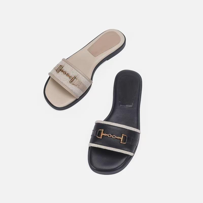 Flat bottom one-word drag shoes women's new metal outer wear seaside beach with skirt sandals