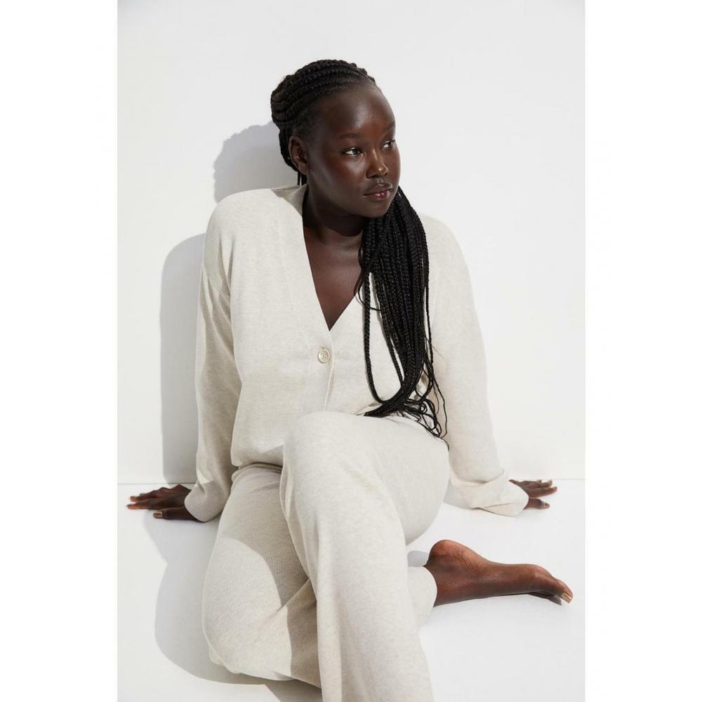 

Брюки-клеш HM бежевые 1183365002