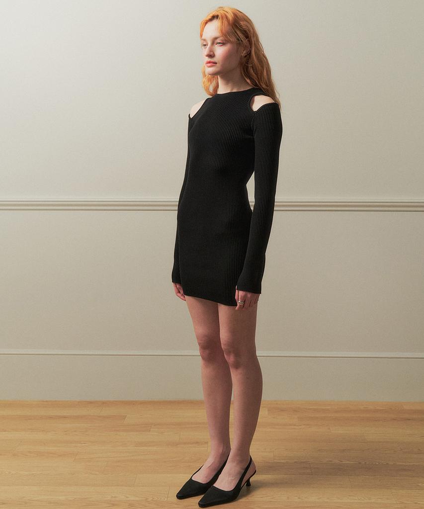 Tobaseu Slim Fit Shoulder Cutout Knit Dress (Ivory)