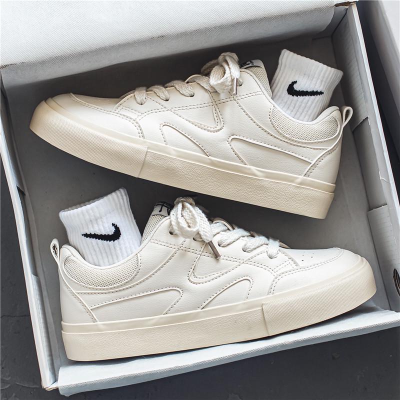 

2025 Men s Trendy Hong Kong Style Height-Increasing Sneakers for Middle School Students - Versatile, Soft Sole, Autumn Casual Shoes 40