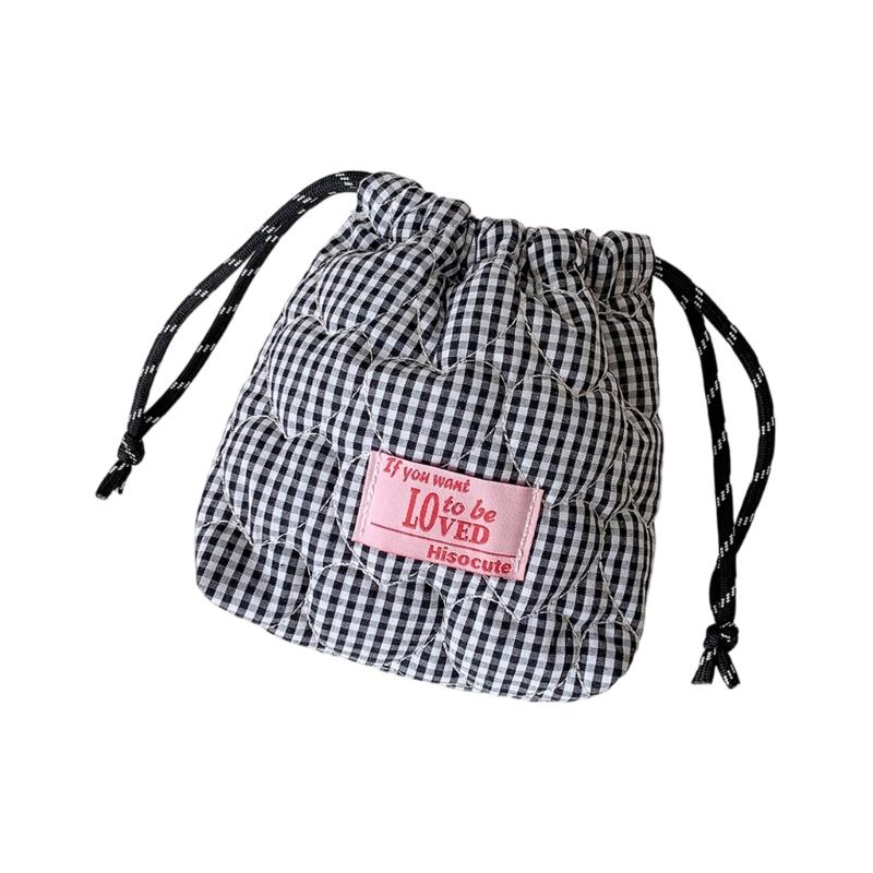 

Portable Drawstring Closure Cosmetic Pouch Makeup Bag Travel Organizers Quilted Pattern Easy Access чорний