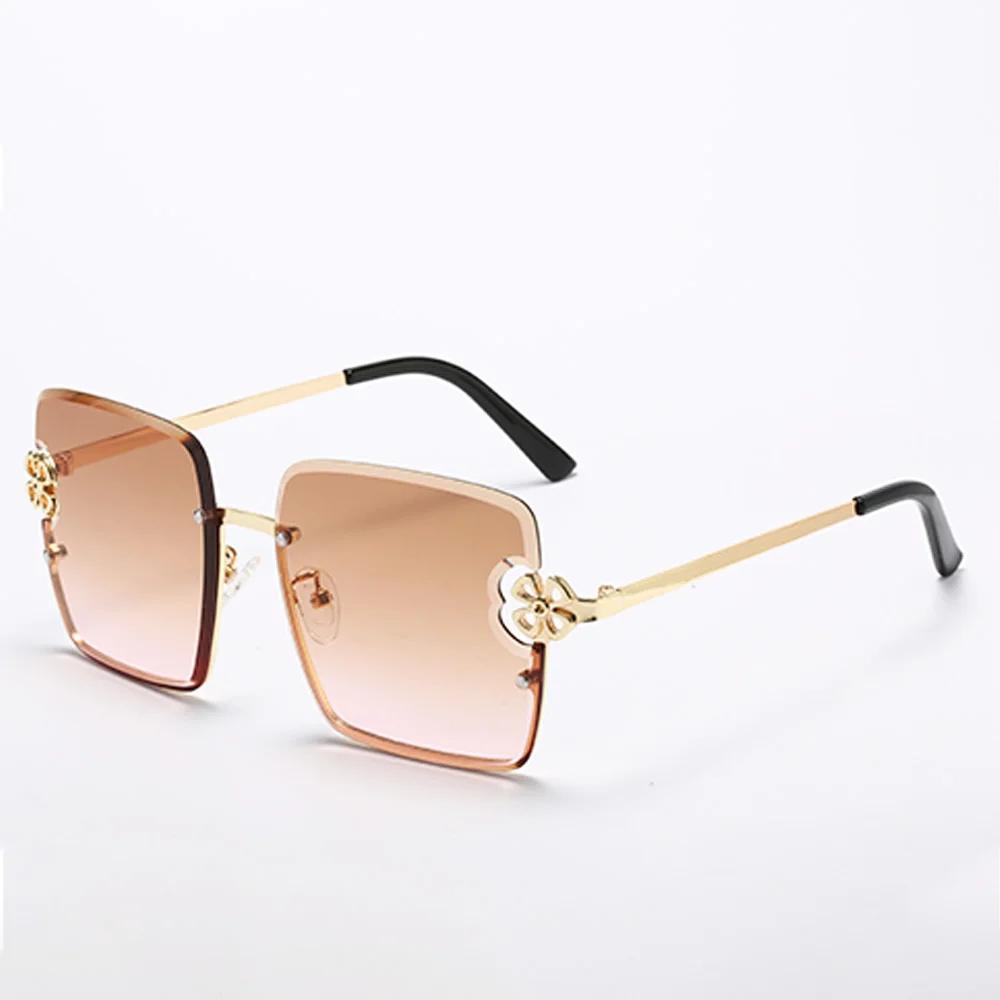 Retro Women Hollowed Flower Sunglasses Large Square Fashion Glasses Anti Glare UV Protection Stylish Accessories