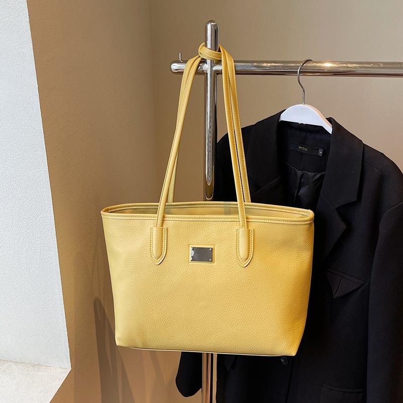 

Сумка женская большой вместимости 2025 новая универсальная портативная сумка через плечо сумка для занятий для студентки сумка-тоут