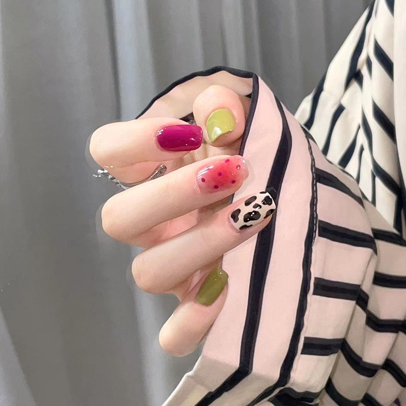 Simple French Gradient Detachable Press-On Nails: Short, Whitening False Nail Tips.