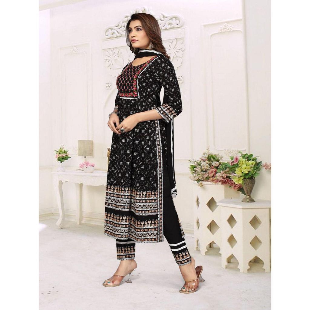 Wunderschönes Kurti aus Viskosestoff mit Nayra-Schnitt und Pent-Duppta-Set